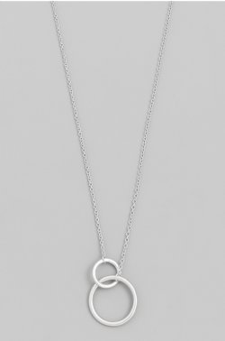 Circle link pendant necklace